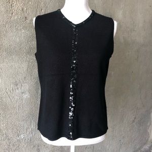 Black sleeveless shirt